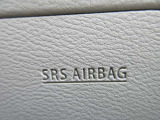 運転席にSRS二-エアバッグを採用 下肢の障害を軽減ことができます