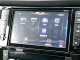 SDナビです。Bluetoothで好きな音楽を聴く事ができるので、ドライブがひときわ楽しくなっちゃいますね♪