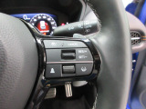 ハンドル右側にはクルーズコントロールのスイッチが装備され運転中の操作も安心して行えます!
