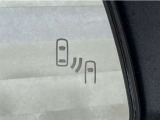 車線変更時の後方確認をアシストしてくれるブラインドスポットモニター!ドアミラーの死角を検知してくれるから車線変更もスムーズです。