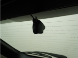 ◆リアにもドライブレコーダーを装備しております◆映像・音声などを記録する自動車用の装置です。もしもの事故の際の記録はもちろん、旅行の際の思い出としてドライブの映像を楽しむことができます。