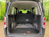 後席を格納すると、これだけの広さが!シーンに合わせたシートアレンジで、大きな荷物も積むことが出来ます♪