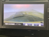 【バックカメラ】運転が苦手な方も車庫入れラクラクです!ギアをリバースに入れれば自動的に切り換わりますので、面倒な操作は不要です♪狭い駐車場もお車を傷つけず安心ですね!