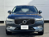 北欧流のラグジュアリーを体現したXC60。伝統的なスカンジナビアン・デザインを継承しながら、躍動感にあふれ優雅な雰囲気を身にまとう、新しい潮流を具現化したスタイリングです。