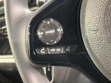 ステアリングにオーディオ操作スイッチが付いています。オーディオ画面に直接タッチしなくても操作が出来ますので、運転に集中できます。
