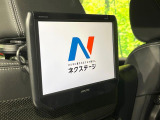 【後席モニター】家族や友人とお出かけする機会が多い方に大人気の後席モニターを装備!見やすい位置に画面がありテレビやDVDの視聴も快適!友達もお子様も、後席にしか乗らなくなるかも??