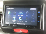 ナビゲーションは純正メモリーナビ(VRM-155VFi)を装着しております。AM、FM、CD、DVD再生、Bluetooth、音楽録音再生、フルセグTVがご使用いただけます。