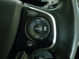 ハンドル右側にはクルーズコントロールのスイッチが装備され運転中の操作も安心して行えます!