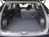 リアシートは6:4の分割可倒式で荷物に合わせて積み込み可能です★シートアレンジ次第でさまざまな大きさの荷物の積み込みが可能です♪