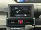 オーディオ取り付けスペースあります。 お好きなナビやオーディオを取り付け出来ます。