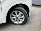 純正のアルミホイールで足元すっきり
