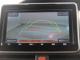 バックガイドモニターで、後方を確認しながら安心して駐車することができます。運転初心者も熟練者も必須の機能ですよ!