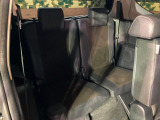 3列目シートはもちろん状態良好☆大人でもゆったりと座って頂けますので、大人数でのお出かけもラクラクです♪ご家族で、気の知れた仲間で、ドライブに行くのが楽しみですね♪