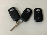 キーはスマートキーを採用!純正オプションのエンジンスターター付きキーも1つ装備しています♪