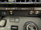 寒い日でも快適な運転をお届けする運転席・助手席シートヒーターとステアリングヒーターを装備。