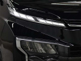 LEDヘッドライトには「オートマチックハイビームシステム」を搭載。夜間走行時にハイビームで走行可能と判断した場合、ロービームとハイビームを自動的に切り替え、前方視界確保をアシストします。