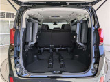 3列目を倒すと、大きな荷物の積載も可能です