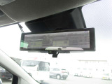 スマートルームミラー 後部座席に人や大きな荷物を載せても後ろの視界は確保されるので安心です♪
