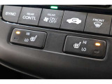 シートヒーター装備付き車!!座席に埋め込まれた電熱線によりシートを暖めることが出来る装備で、温められたシートは、寒い冬には最適です!!