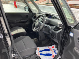 運転しやすいゆったり空間♪前席&hArr;後席の移動がしやすい【センターウォークスルー】です。