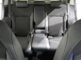 後部座席もゆったり座れます。