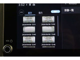 前後ドライブレコーダー搭載。車載カメラの映像を内蔵メモリーに録画。別のカメラを後付けすることなく前後映像を記録できます。録画した映像はディスプレイオーディオの大画面ですぐに再生、確認できます。