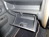 助手席前のグローブボックスです!