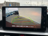 【バックカメラ】駐車時に後方がリアルタイム映像で確認できます。大型商業施設や立体駐車場での駐車時や、夜間のバック時に大活躍!運転スキルに関わらず、今や必須となった装備のひとつです!