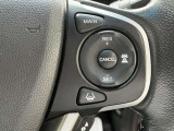 ステアリング右側にはアダプティブクルーズコントロールスイッチがございます。