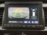 バックでの車庫入れも安心です! リアカメラが付いているバックモニター付のナビを装備しております。バンパーについているソナーや、操作線もついており距離感も画面から確認できます。