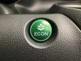 ★ECONスイッチ★ エコドライブを加速しよう!スイッチをONにすると、運転の仕方によるロスを抑え込み燃費をよくするようクルマが頑張ります(*^ー^*)燃費向上にチャレンジ♪