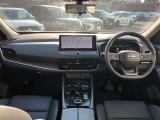 すっきりした運転席周りにはナビやエアコンの操作パネルを設置しておりますので、お一人での運転でもご安心できます。
