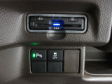 パーキングセンサーを装備しています。今や標準装備になりつつあるETC車載器も装着されております。料金所を通過するときも楽々です。