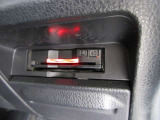 【ETC車載器】は、ビルトインタイプですっきり収納され、見た目も使い勝手も満足のアイテムです。