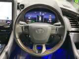 【純正革巻きステアリング】上質な革を使用することで、手にしっかり馴染みとても運転しやすいハンドルです♪