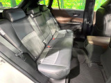 後部座席も気になるようなキズ・汚れやへたり等、大きなダメージはなく、良好な状態です。