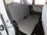リヤシートも広々空間♪ご家族・ご友人を乗せてお出かけしてください シート状態も劣化も少なく良好な状態ですよ