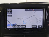 純正ナビを装備。タッチパネル式で使いやすく、お出かけもラクラクです。