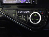 車内を快適に、オートエアコンを装備しています。