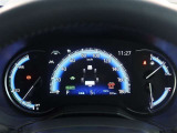 とっても見やすいメーターです。夜間時はラグジュアリーな気分にさせてくれる照明が魅力ですので、夜のドライブも楽しみになりますよ♪