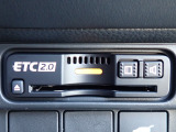 ■【ETC車載器】が装備されています。セットアップをしてお渡しとなり、ETCカードを差し込むだけで高速道路の利用が可能です。