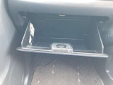 グローブボックスも大きく使いやすいです。