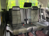 3列目シートはもちろん状態良好☆大人でもゆったりと座って頂けますので、大人数でのお出かけもラクラクです♪ご家族で、気の知れた仲間で、ドライブに行くのが楽しみですね♪