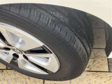 ※夏タイヤ新品納車※新品タイヤで納車いたします♪溝が少ないままだとスリップしたりブレーキ時の制動距離が長くなってしまいます。交換までまだまだ余裕があるのは経済的にも助かります