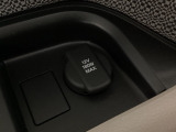 12V電源ソケットを設置しております。周辺機器の充電にご利用頂けます☆