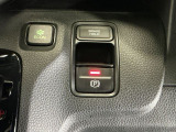 パーキングブレーキはスマートな電子制御式と合わせて渋滞時等にブレーキペダルから足を離しても停車状態を保持してくれるオートブレーキホールド機能で運転が楽になります。スタートはアクセルペダルを踏むだけ