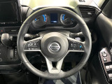 【純正革巻きステアリング】上質な革を使用することで、手にしっかり馴染みとても運転しやすいハンドルです♪