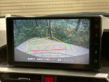 【バックカメラ】駐車時に後方がリアルタイム映像で確認できます。大型商業施設や立体駐車場での駐車時や、夜間のバック時に大活躍!運転スキルに関わらず、今や必須となった装備のひとつです!