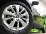 【純正16インチアルミホイール】外観にマッチした純正アルミホイールを装着しております。各種社外アルミホイールや、スタッドレスタイヤも取扱いしております。是非ご相談ください♪