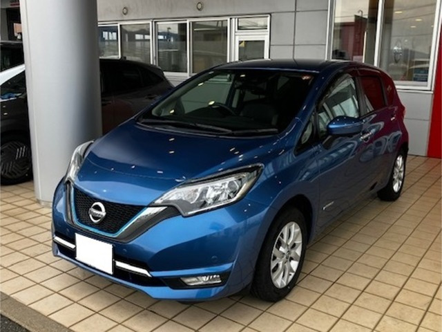 ノート 1.2 e-POWER メダリスト FOUR 4WD 